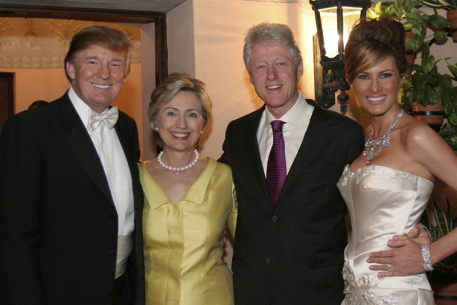 160519-trump-clinton-0014_43b68e75ee8a5e932bc0b4007dccfc02.nbcnews-ux-2880-1000